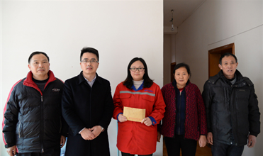 严冬走访送温暖 浓浓情谊暖人心 亚洲胜游集团公司开展“送温暖”慰问活动