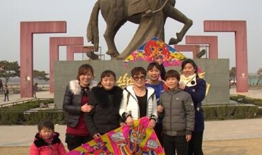 青春在奉献中闪光、梦想在天空上遨游—成武公司庆祝“三.八”妇女节