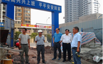 张龙义董事长视察慰问亚洲胜游燃气股份有限公司办公大楼建设基地